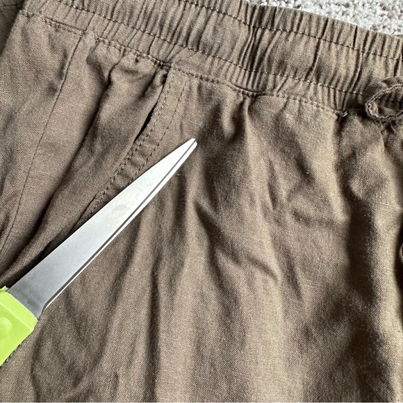 Kut from the Kloth (Medium) Gaerwen Drawstring Linen Blend Pants in Olive - Picture 5 of 15